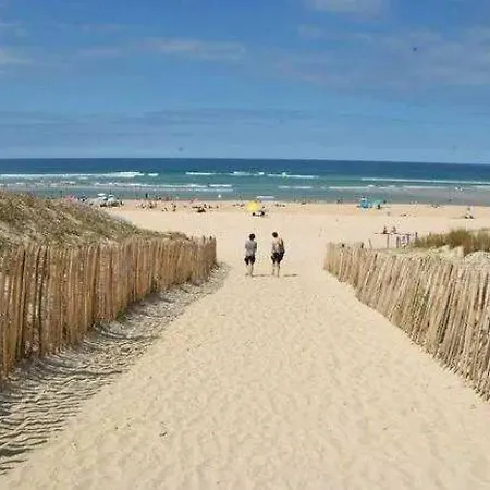4 Etoiles - Piscine - Eecaag