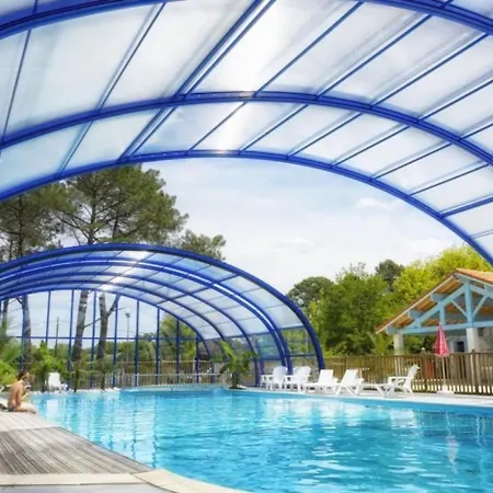 Zecamping 4 Etoiles Familial Animaux Acceptes Familial Piscine Couverte Кемпинг Aureilhan (Landes)