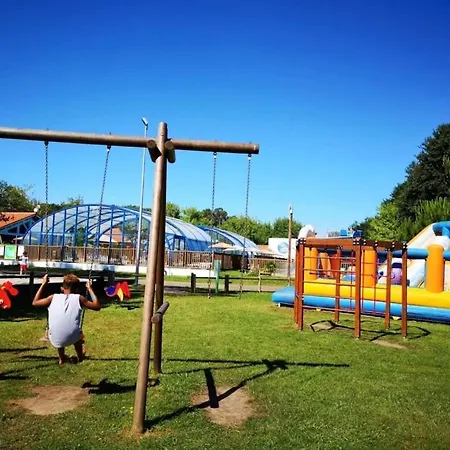 Camping Zecamping 4 Familial Animaux Acceptés Familial Piscine Couverte