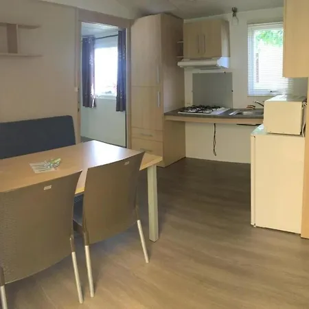 4 Etoiles - Piscine - Eecaad *