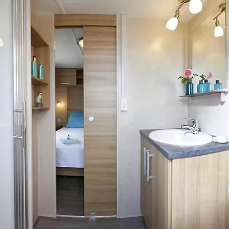 4 Etoiles - Piscine - Eecaad *