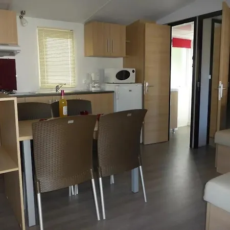 Camping Zecamping 4 Familial Animaux Acceptés Familial Piscine Couverte Aureilhan (Landes)