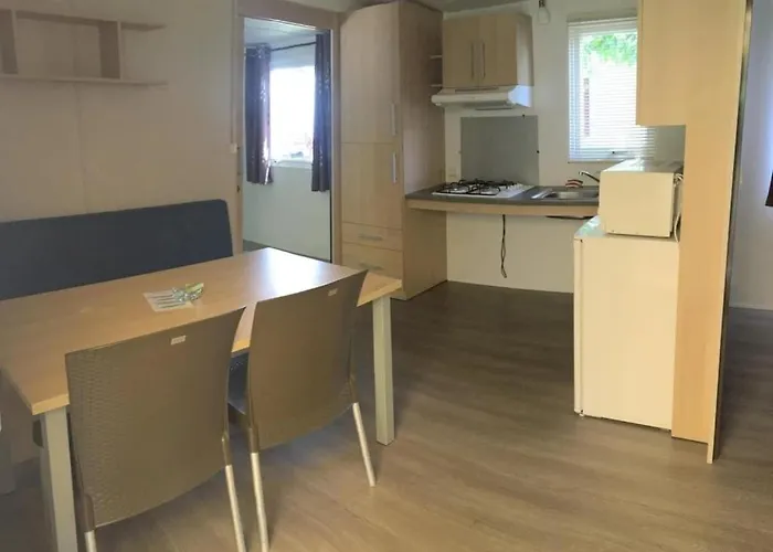 4 Etoiles - Piscine - Eecaad *